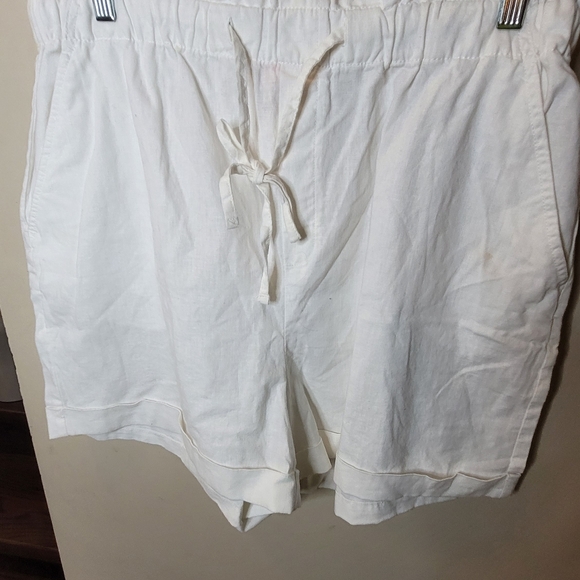 Joe Fresh White Ladies Shorts - Picture 1 of 7